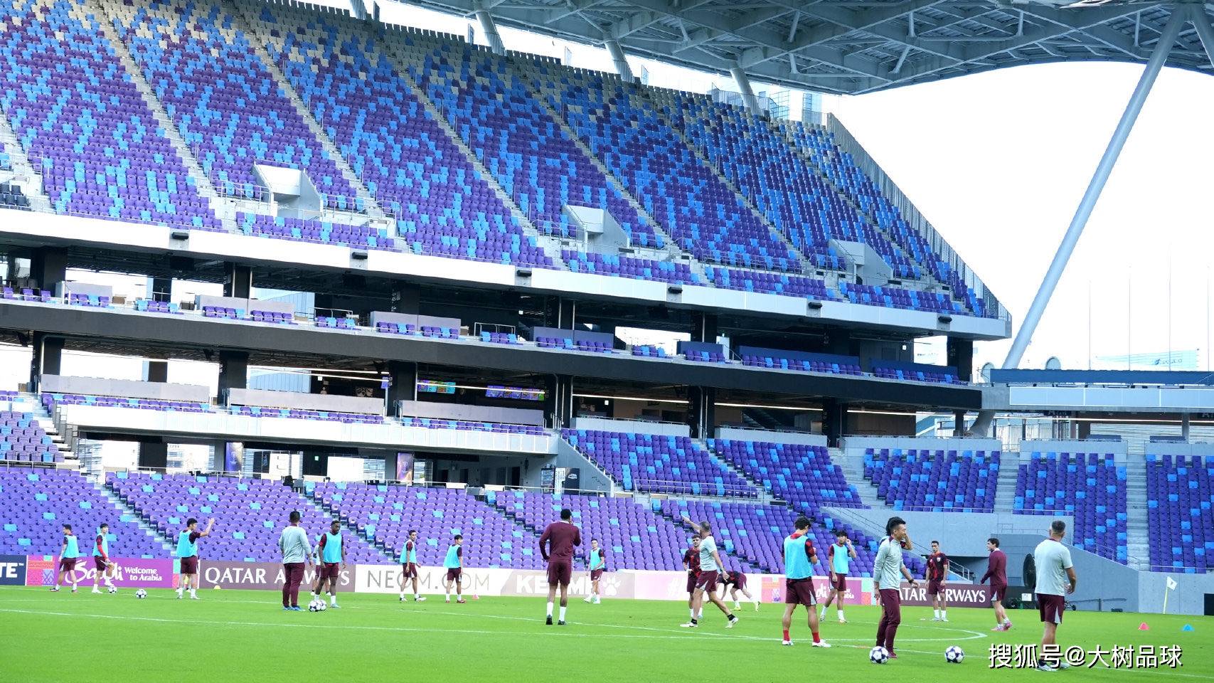 集结日瓦伦西亚备战亚冠,状态回暖细节曝光,话题不断,训练强度明显提升 集结日瓦伦西亚备战亚冠,状态回暖细节曝光,话题不断,训练强度明显提升