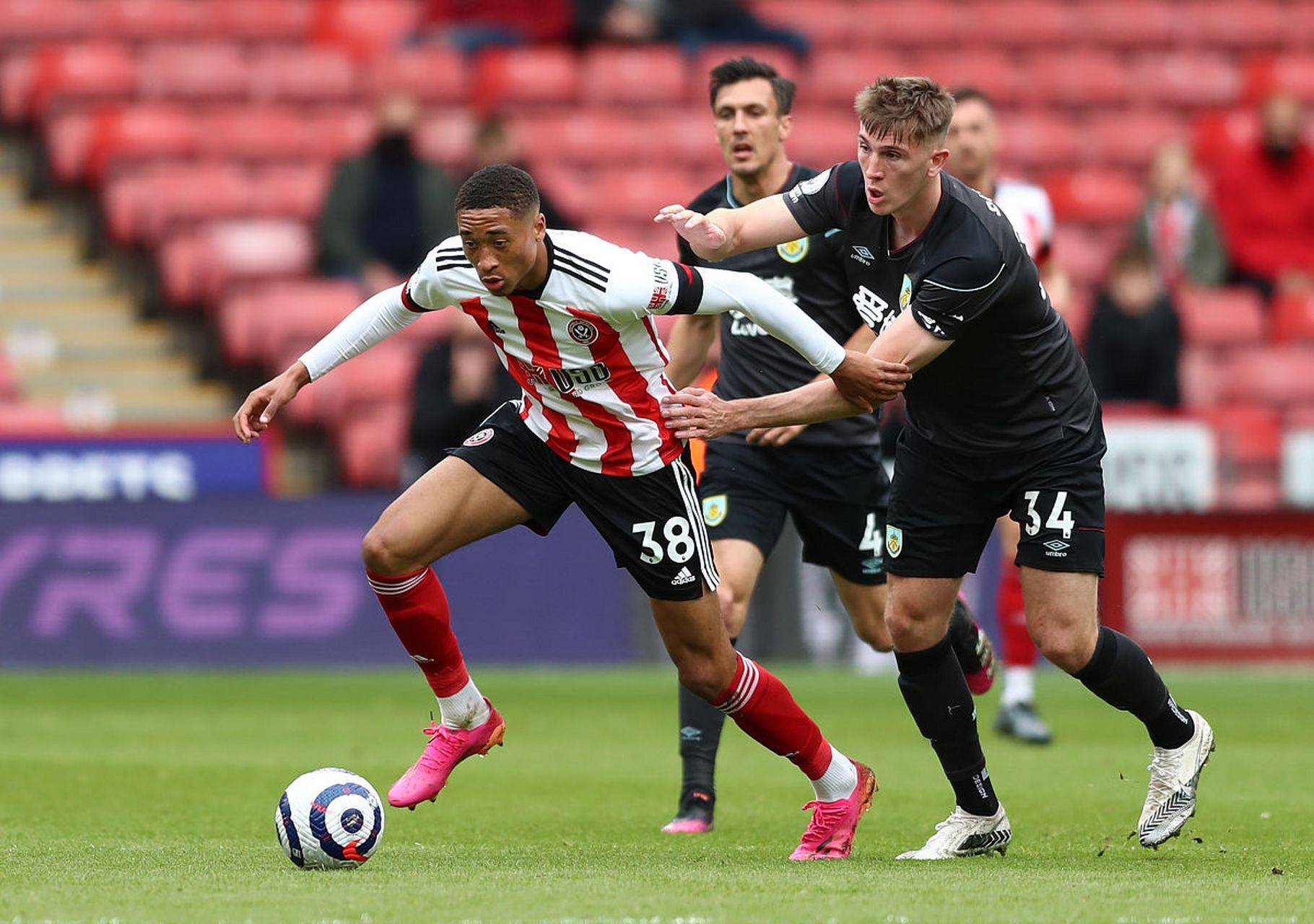 赛后皇家社会备战西甲，内部沟通细节曝光，球迷炸锅，阵容厚度经受考验的简单介绍