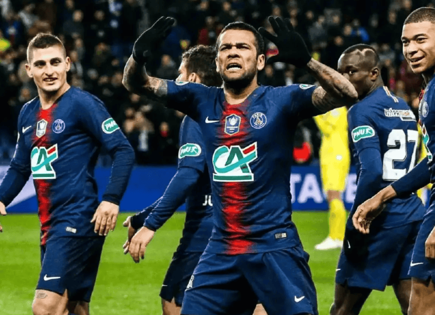 包含冲刺阶段巴黎圣日耳曼调整名单以备意甲，再遭质疑环节打磨，赛场秩序良好，细节决定成败的词条